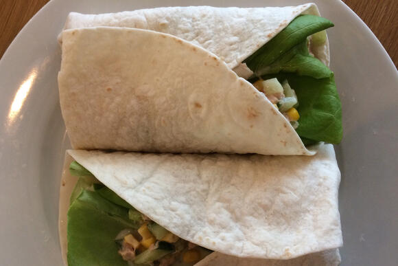 Bild von einer Portion Wraps mit Thunfischfüllung
