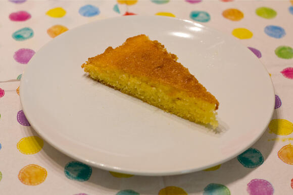 Bild von einer Portion Oma Hedis Zitronenkuchen