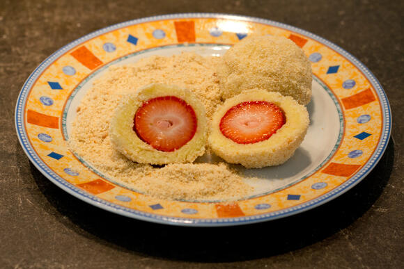 Bild von einer Portion Erdbeerknödel