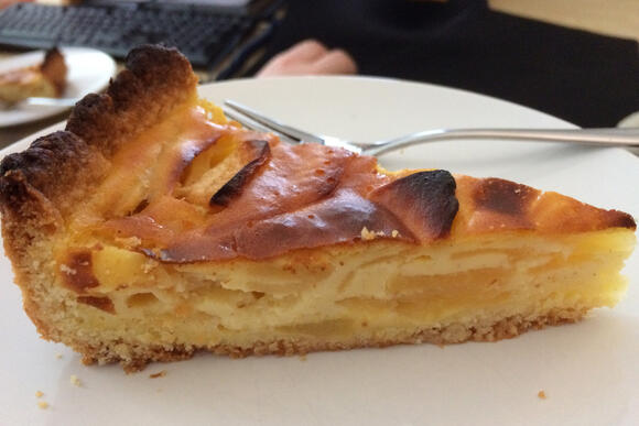Bild von einer Portion Cremiger Apfelkuchen